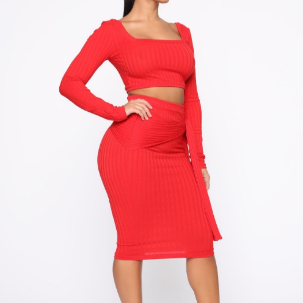 No tying you down skirt set